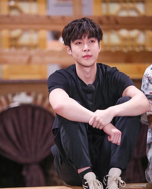 张艺兴吃瓜博君一肖,揭秘娱乐圈幕后故事